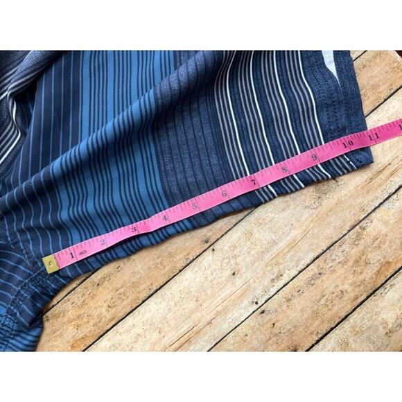 O'Neill Men's Blue Striped Swim Trunks Size 32 - Picture 9 of 9